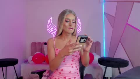 Snapshot of _scarletmoore chatting on 02/16/25, 08:21 Scarlett online show from 02/16/25, 08:21