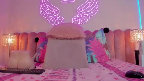 Snapshot of _scarletmoore chatting on 03/03/25, 01:53 Scarlett online show from 03/03/25, 01:53