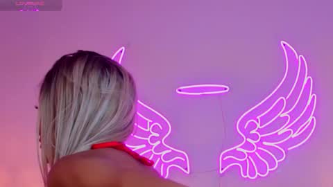 Snapshot of _scarletmoore chatting on 09/25/25, 07:23 Scarlett online show from 09/25/25, 07:23