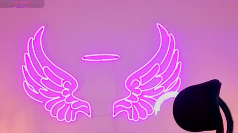 Snapshot of _scarletmoore chatting on 10/04/25, 10:46 Scarlett online show from 10/04/25, 10:46