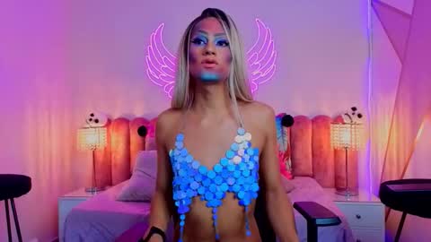 Snapshot of _scarletmoore chatting on 10/26/25, 12:22 Scarlett online show from 10/26/25, 12:22