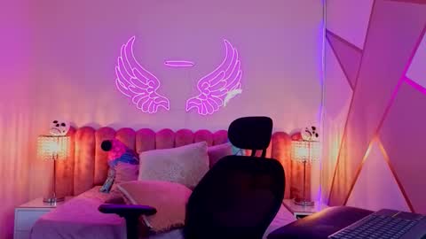 Snapshot of _scarletmoore chatting on 10/28/25, 11:47 Scarlett online show from 10/28/25, 11:47