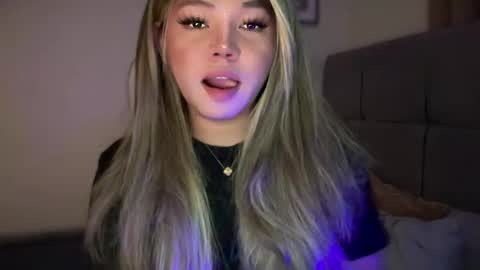Snapshot of _seductive_jane chatting on 04/04/26, 04:37 ENAJ online show from 04/04/26, 04:37