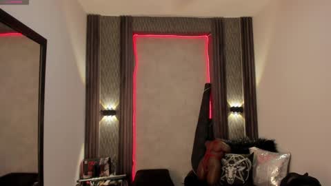 Selene online show from 01/22/25, 04:55