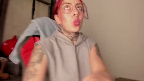 Selene online show from 12/19/25, 02:46