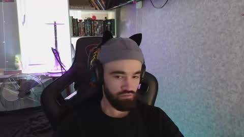 Ask me online show from 10/08/25, 12:36