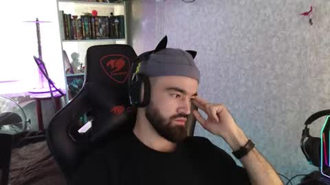 Ask me online show from 10/09/25, 12:47