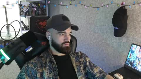 Snapshot of _serious_man chatting on 02/06/26, 01:03 Ask me online show from 02/06/26, 01:03