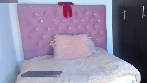 Snapshot of _sexbunny_ chatting on 12/27/24, 01:32 _sexbunny_ online show from 12/27/24, 01:32