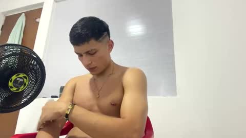 Juan Pablo-independent model online show from 12/27/24, 10:37