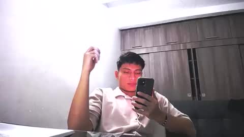 Juan Pablo-independent model online show from 04/15/26, 12:39