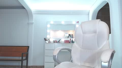 Snapshot of _sexychanel_ chatting on 12/10/24, 02:38 Sara online show from 12/10/24, 02:38