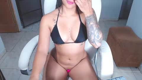 Snapshot of _sexychanel_ chatting on 02/23/25, 07:44 Sara online show from 02/23/25, 07:44