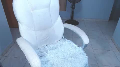 Snapshot of _sexychanel_ chatting on 11/09/25, 10:41 Sara online show from 11/09/25, 10:41