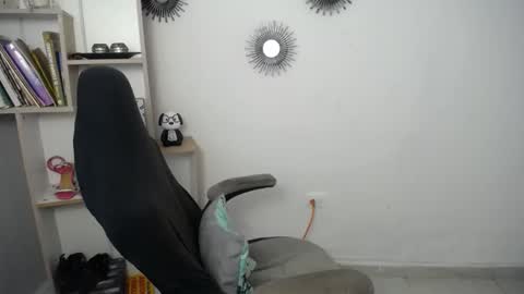 Snapshot of _sexyredhead_ chatting on 06/04/26, 12:22 KATA online show from 06/04/26, 12:22