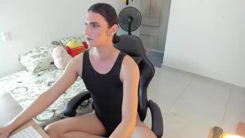 Snapshot of _shantallskinny_ chatting on 05/26/26, 12:39 Shantall online show from 05/26/26, 12:39