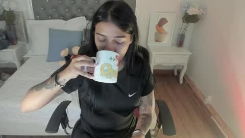 Snapshot of _sharloth chatting on 05/25/26, 02:23 Sharlot online show from 05/25/26, 02:23