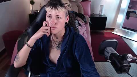 Snapshot of _sharlotte777 chatting on 02/19/25, 05:16 _sharlotte777 online show from 02/19/25, 05:16