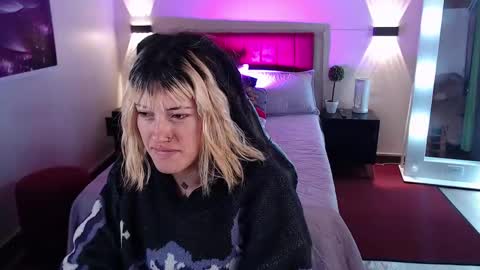 _sharlotte777 online show from 03/12/25, 01:08