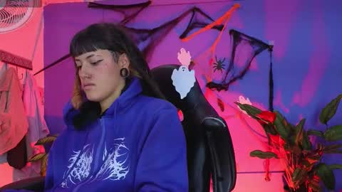 Snapshot of _sharlotte777 chatting on 11/05/25, 02:39 _sharlotte777 online show from 11/05/25, 02:39