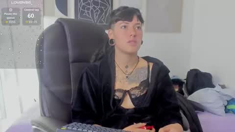 Snapshot of _sharlotte777 chatting on 11/28/25, 04:53 _sharlotte777 online show from 11/28/25, 04:53