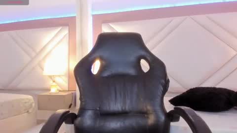 Shayra online show from 03/11/25, 11:44