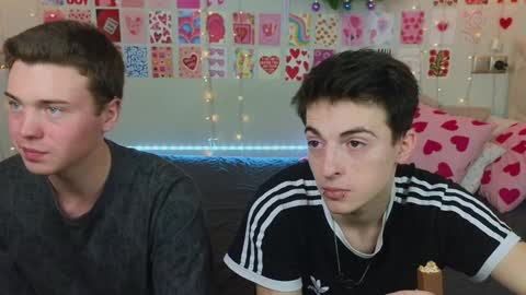 Snapshot of _side_by_you_ chatting on 12/04/24, 11:30 NATHANPVT IS OPEN online show from 12/04/24, 11:30