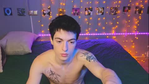 Snapshot of _side_by_you_ chatting on 12/17/24, 05:58 NATHANPVT IS OPEN online show from 12/17/24, 05:58