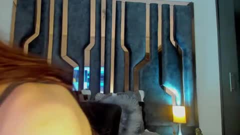 _silvia_vega_ online show from 12/10/24, 02:05