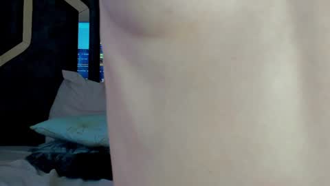 Snapshot of _silvia_vega_ chatting on 02/04/25, 01:02 _silvia_vega_ online show from 02/04/25, 01:02