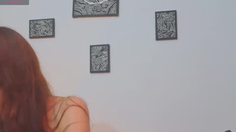 Snapshot of _silvia_vega_ chatting on 04/29/26, 10:08 _silvia_vega_ online show from 04/29/26, 10:08
