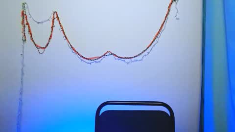 Snapshot of _snow_queen__ chatting on 12/19/25, 03:19 Rachel online show from 12/19/25, 03:19