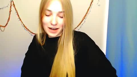 Snapshot of _snow_queen__ chatting on 01/08/26, 09:39 Rachel online show from 01/08/26, 09:39