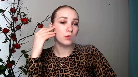 Snapshot of _snow_queen__ chatting on 03/26/26, 01:38 Rachel online show from 03/26/26, 01:38