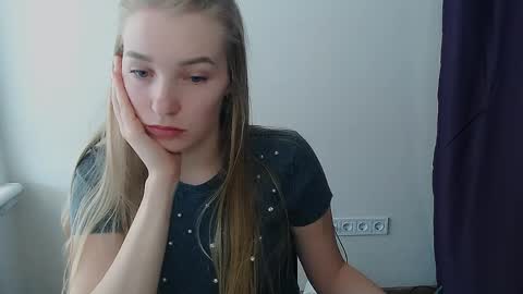 Snapshot of _snow_queen__ chatting on 03/31/26, 07:31 Rachel online show from 03/31/26, 07:31