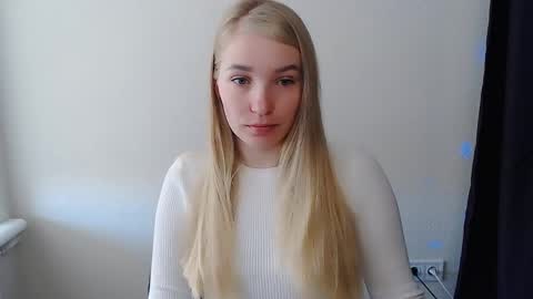 Snapshot of _snow_queen__ chatting on 04/15/26, 07:48 Rachel online show from 04/15/26, 07:48