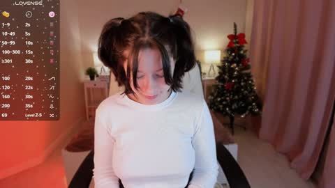 Snapshot of _sofi_spark chatting on 12/25/24, 07:14 Sofi  Follow me  online show from 12/25/24, 07:14