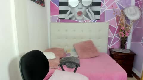 Snapshot of _sofia_agudelo chatting on 03/09/25, 02:29 Sofia online show from 03/09/25, 02:29