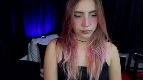 Snapshot of _sofiapink chatting on 12/15/24, 11:53 Sofia online show from 12/15/24, 11:53