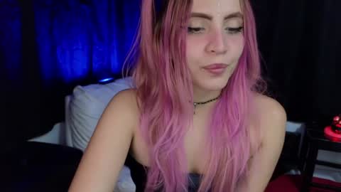 Snapshot of _sofiapink chatting on 01/09/25, 02:43 Sofia online show from 01/09/25, 02:43