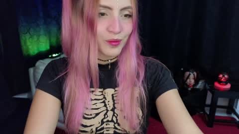 Snapshot of _sofiapink chatting on 01/14/25, 11:48 Sofia online show from 01/14/25, 11:48