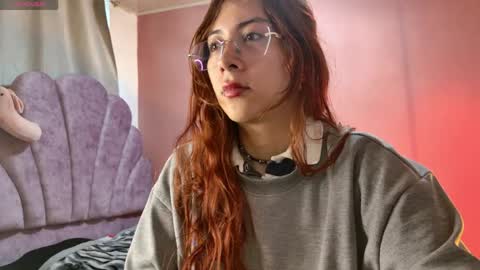 Snapshot of _sofivalentinaa chatting on 05/06/26, 12:43 sofiiivalentinaA online show from 05/06/26, 12:43