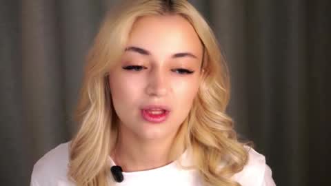 Snapshot of _soft_curves_ chatting on 04/19/26, 06:54 Alice online show from 04/19/26, 06:54