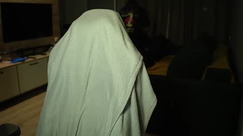 OLIVERpvt is open online show from 12/14/25, 12:10