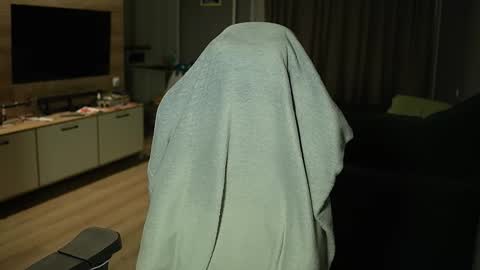 OLIVERpvt is open online show from 02/10/26, 03:10