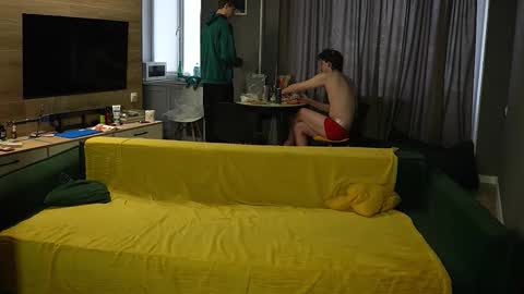 OLIVERpvt is open online show from 02/23/26, 12:57