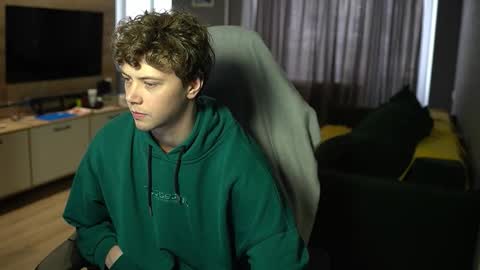 OLIVERpvt is open online show from 02/24/26, 12:03