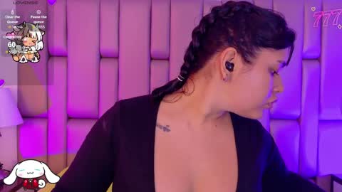 Snapshot of _sowy_venus_ chatting on 04/10/26, 11:37 V E N U S online show from 04/10/26, 11:37