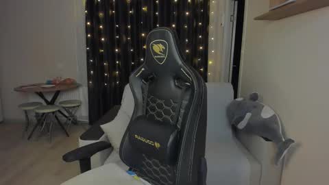 MARKPVT IS OPEN online show from 12/14/25, 04:29