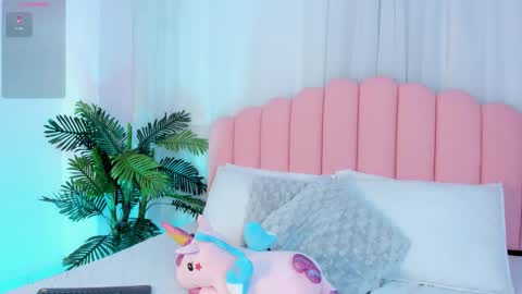 Snapshot of _stephany_lee chatting on 12/18/25, 06:08 Steff online show from 12/18/25, 06:08